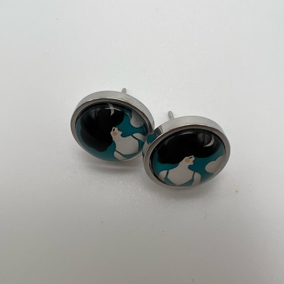 Classic Edgy Round Stud Earrings - Retro Stylish Stud Earrings set of two - Picture 2 of 13